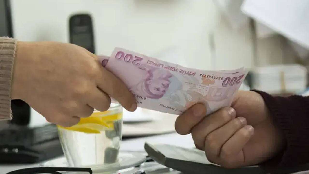 Çalışanlar dikkat! Dev banka Türkiye'de asgari ücret için rakam verdi: İşte dikkat çeken o oran 7
